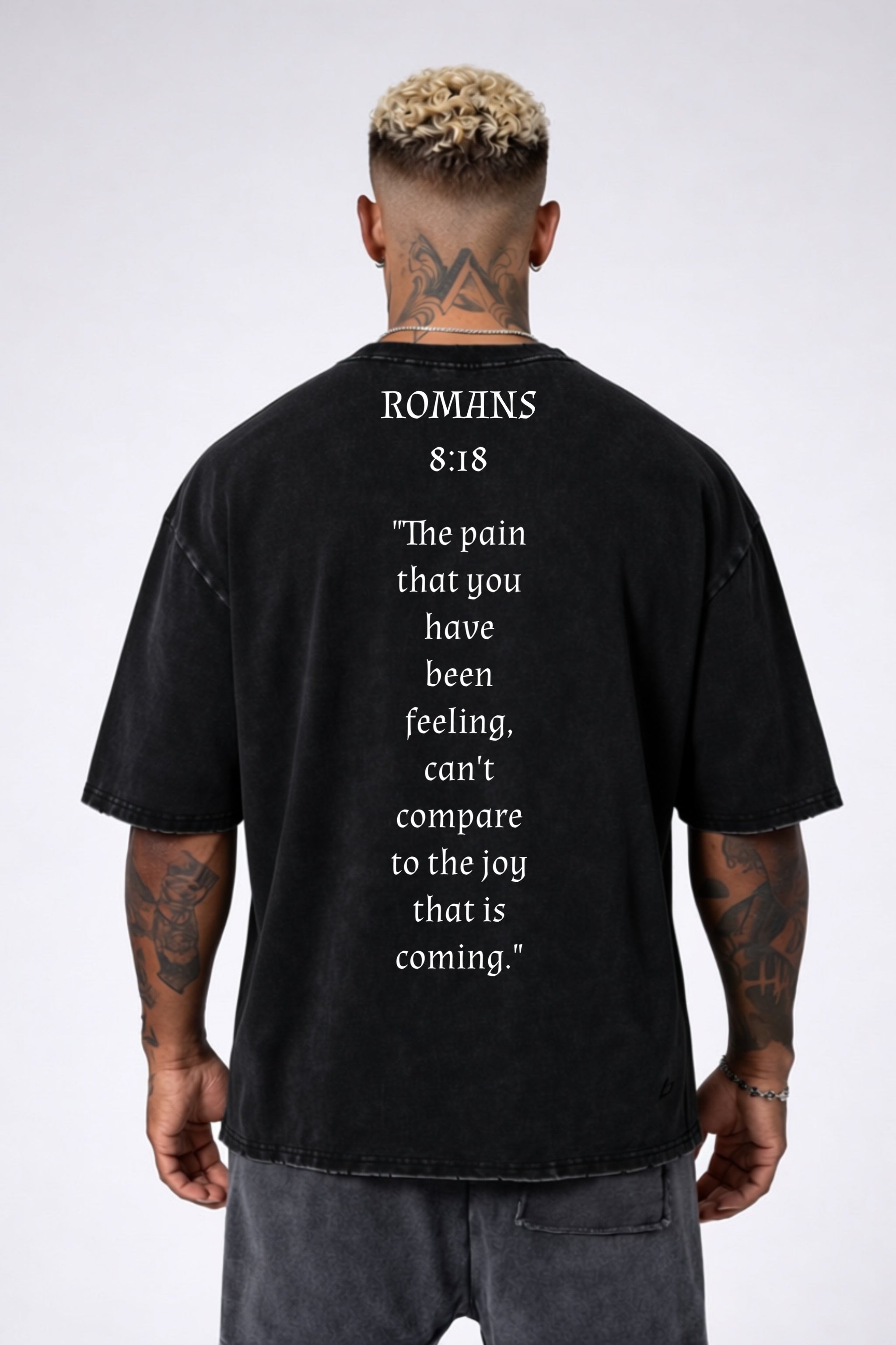 Romans 8:18 Metal Design Blck